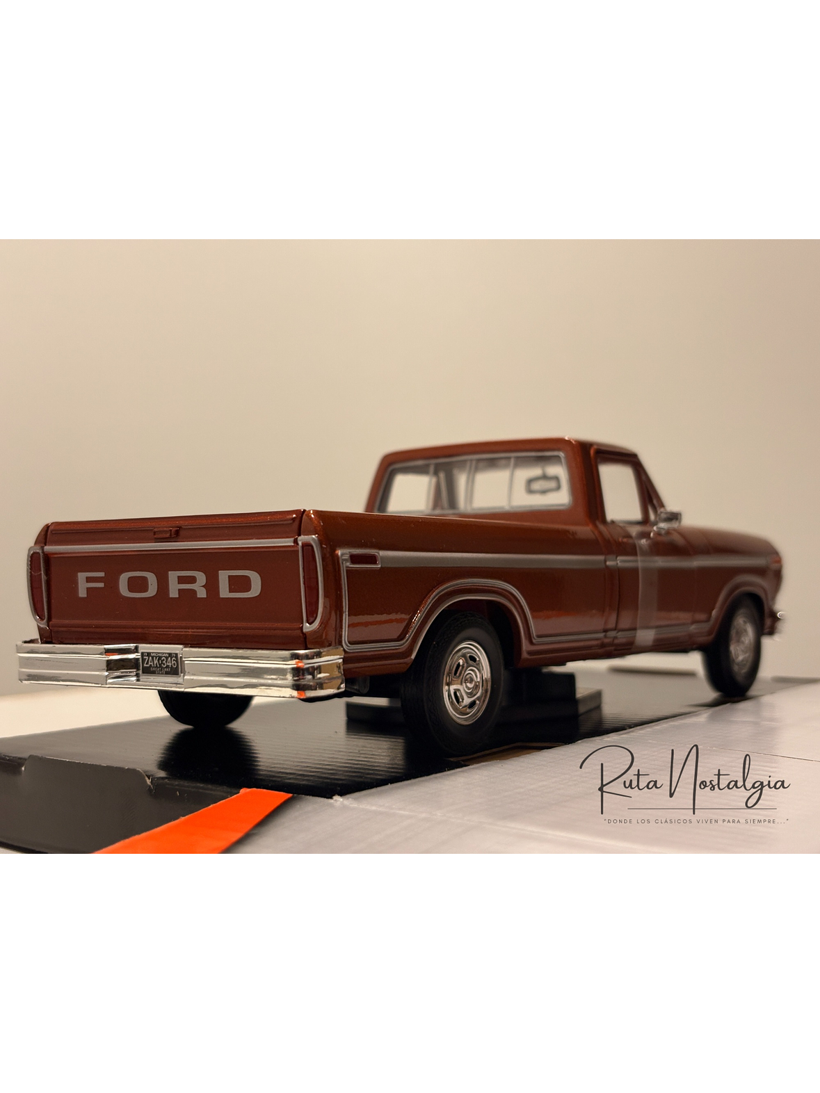 Ford F-150 Custom 1979 Motormax 1:24 – Pickup clásica americana para coleccionistas y amantes del transporte  6