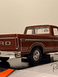 Ford F-150 Custom 1979 Motormax 1:24 – Pickup clásica americana para coleccionistas y amantes del transporte  - thumbnail 6
