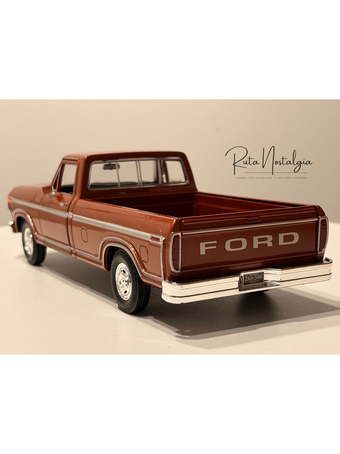 Ford F-150 Custom 1979 Motormax 1:24 – Pickup clásica americana para coleccionistas y amantes del transporte  8
