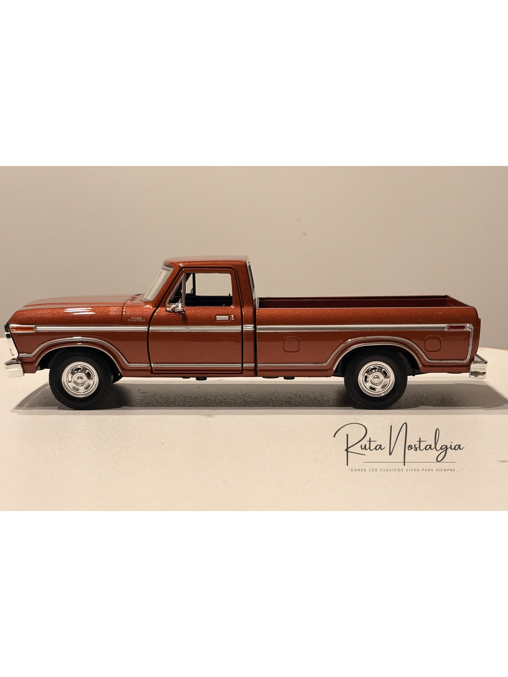 Ford F-150 Custom 1979 Motormax 1:24 – Pickup clásica americana para coleccionistas y amantes del transporte  9