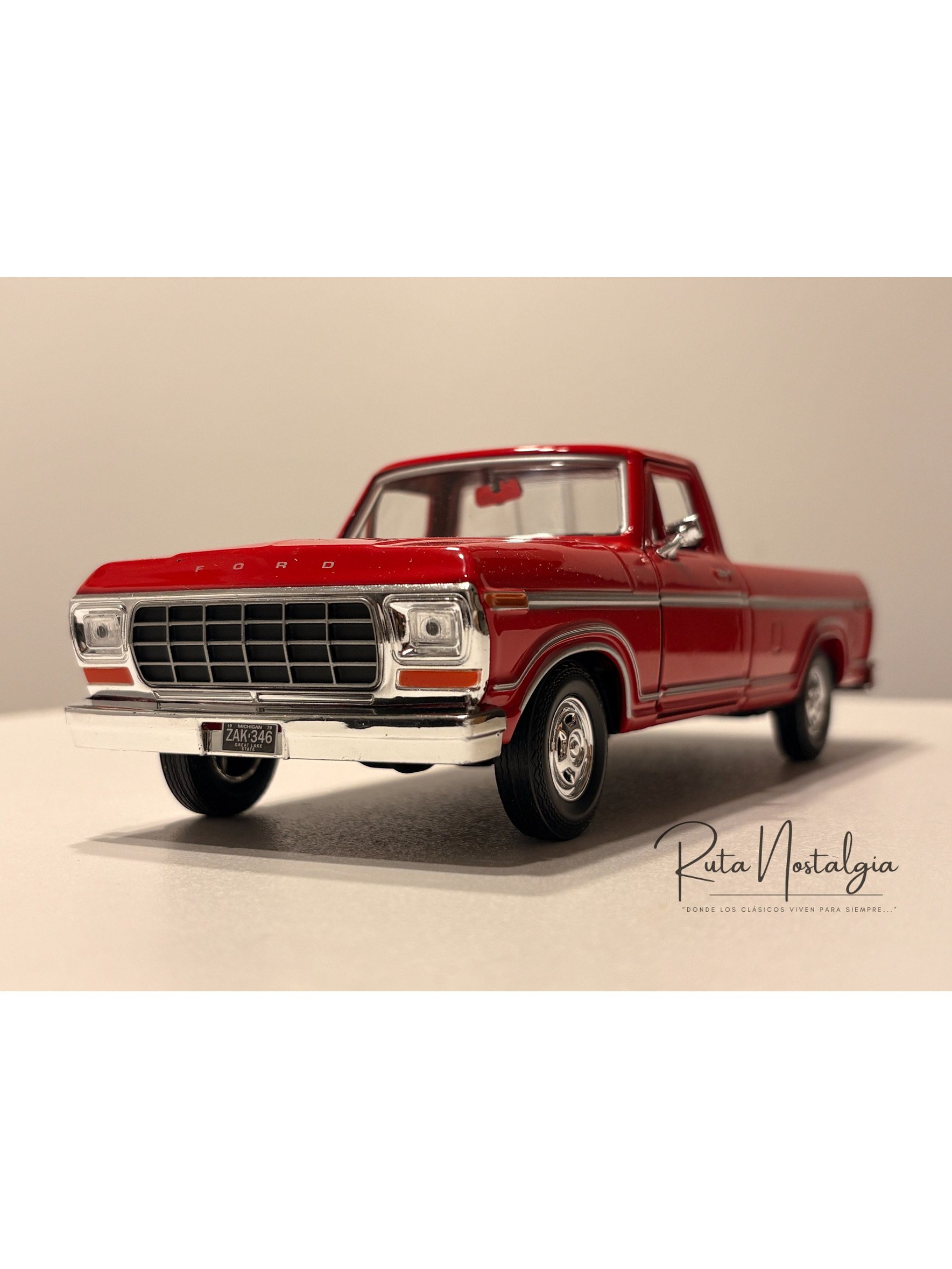Ford F-150 Custom 1979 Motormax 1:24 – Pickup clásica americana para coleccionistas y amantes del transporte  12