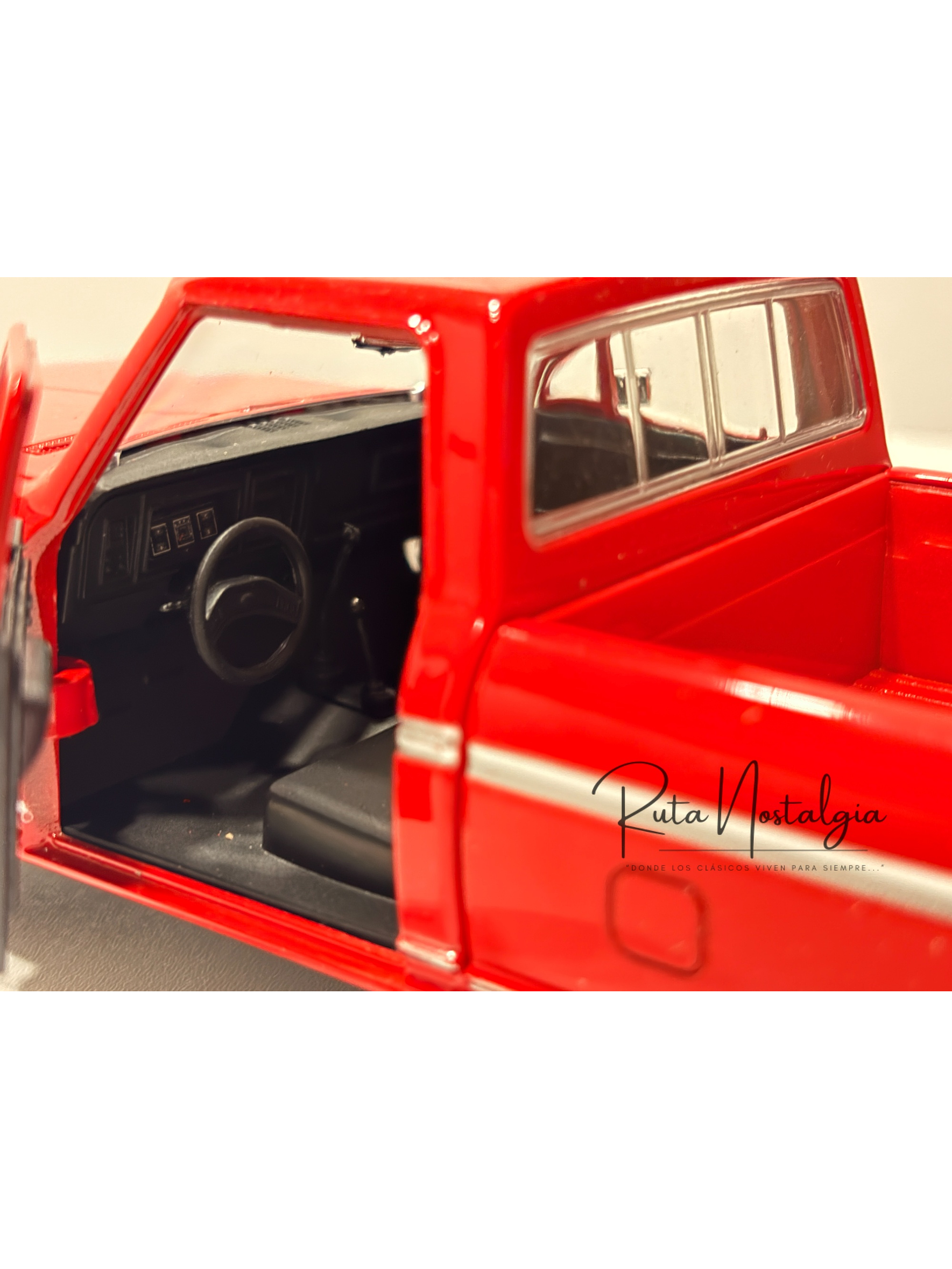 Ford F-150 Custom 1979 Motormax 1:24 – Pickup clásica americana para coleccionistas y amantes del transporte  13