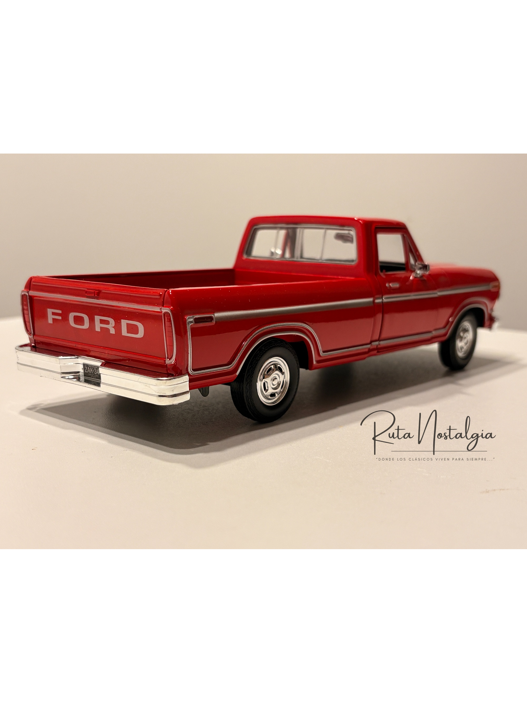 Ford F-150 Custom 1979 Motormax 1:24 – Pickup clásica americana para coleccionistas y amantes del transporte  17
