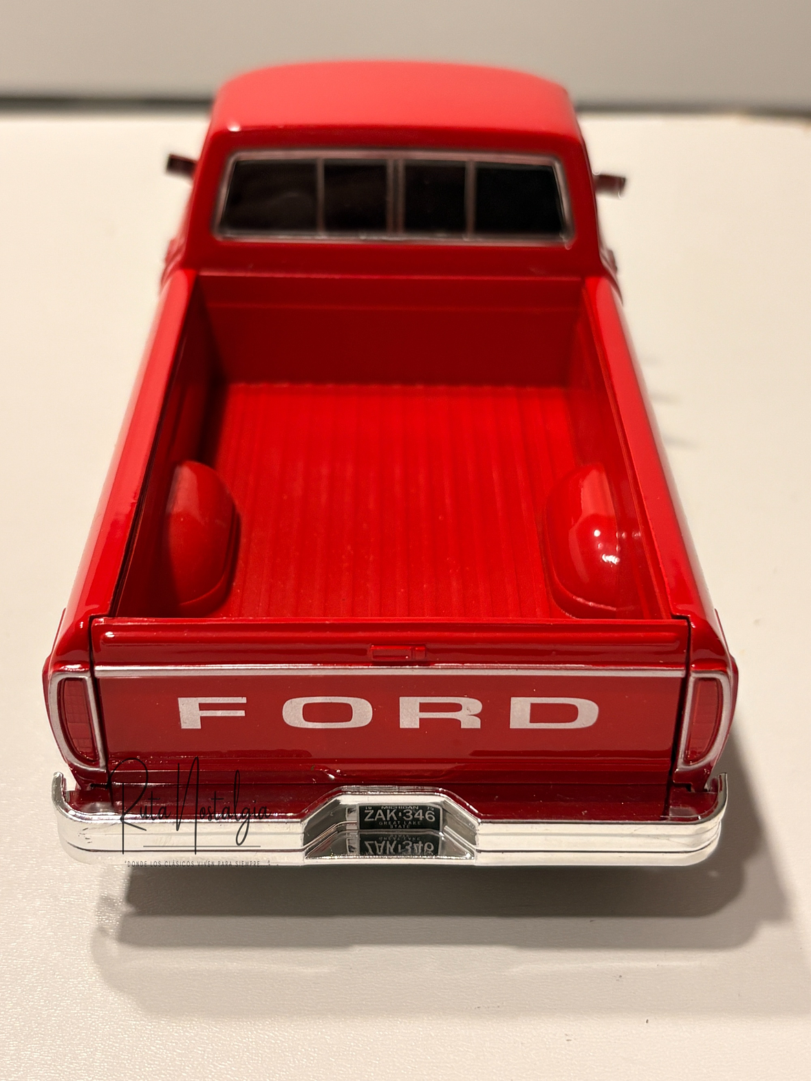 Ford F-150 Custom 1979 Motormax 1:24 – Pickup clásica americana para coleccionistas y amantes del transporte  18