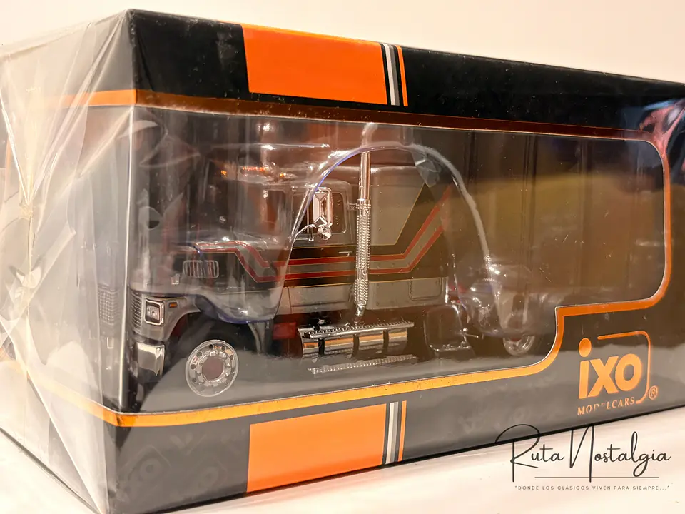 Camión Ford LTL-9000 | IXO 1:43 Coleccionable 9