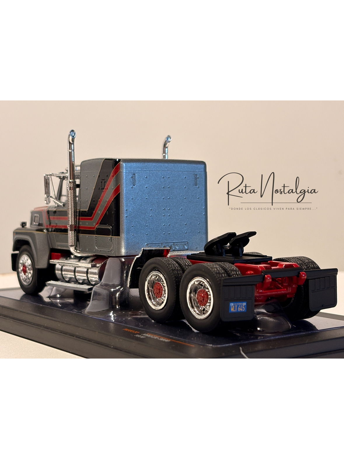 Camión Ford LTL-9000 – Ixo Models 1:43 – Clásico Americano en Chile 6