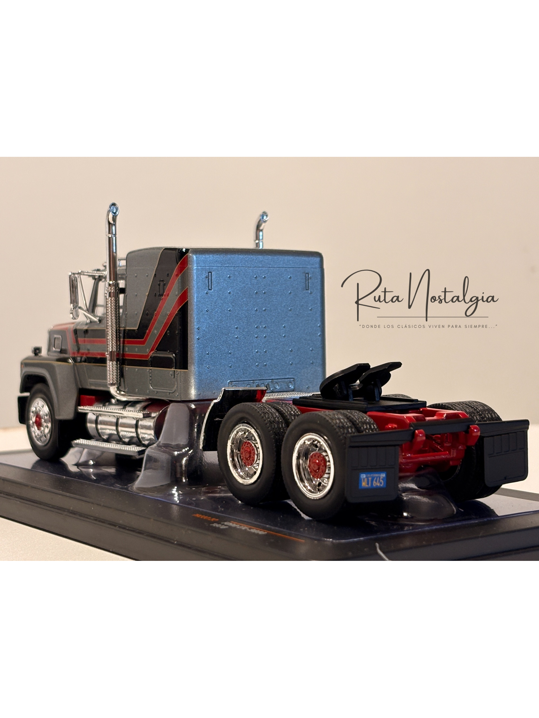 Camión Ford LTL-9000 – Ixo Models 1:43 – Clásico Americano en Chile 6