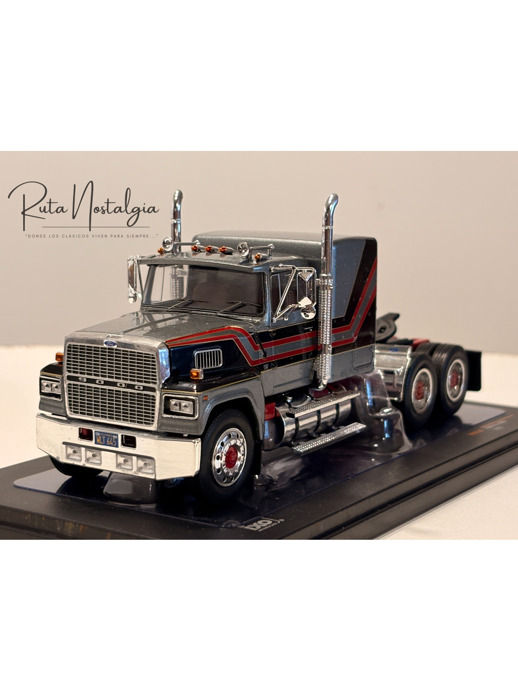 Camión Ford LTL-9000 – Ixo Models 1:43 – Clásico Americano en Chile 1