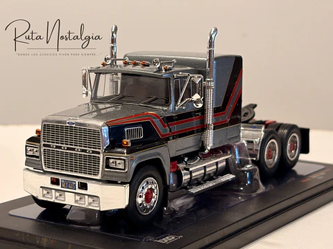Camión Ford LTL-9000 – Ixo Models 1:43 – Clásico Americano en Chile