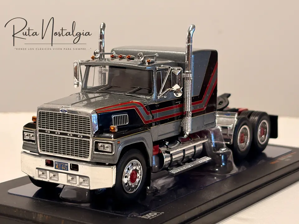 Camión Ford LTL-9000 | IXO 1:43 Coleccionable 1