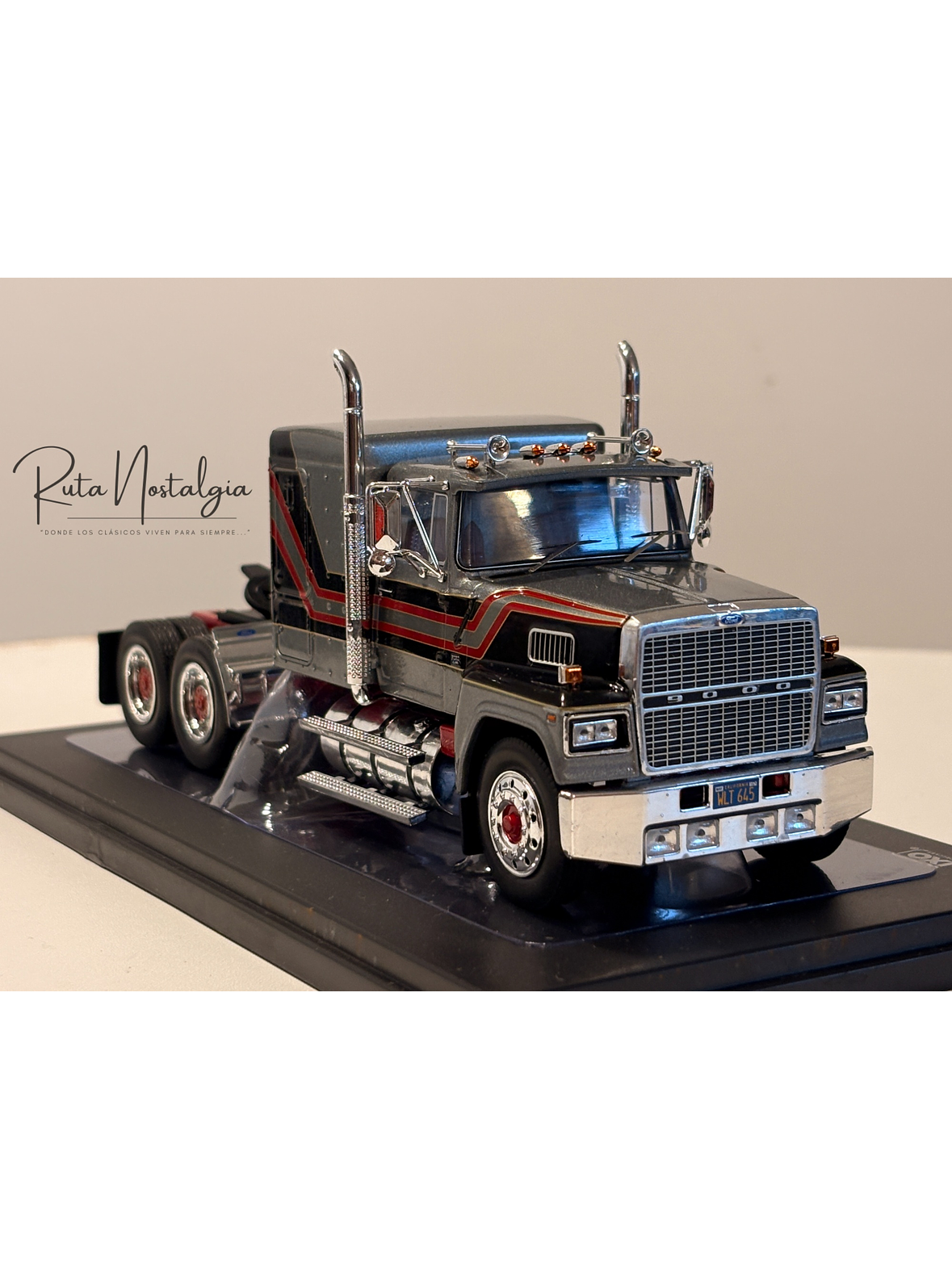 Camión Ford LTL-9000 – Ixo Models 1:43 – Clásico Americano en Chile 3