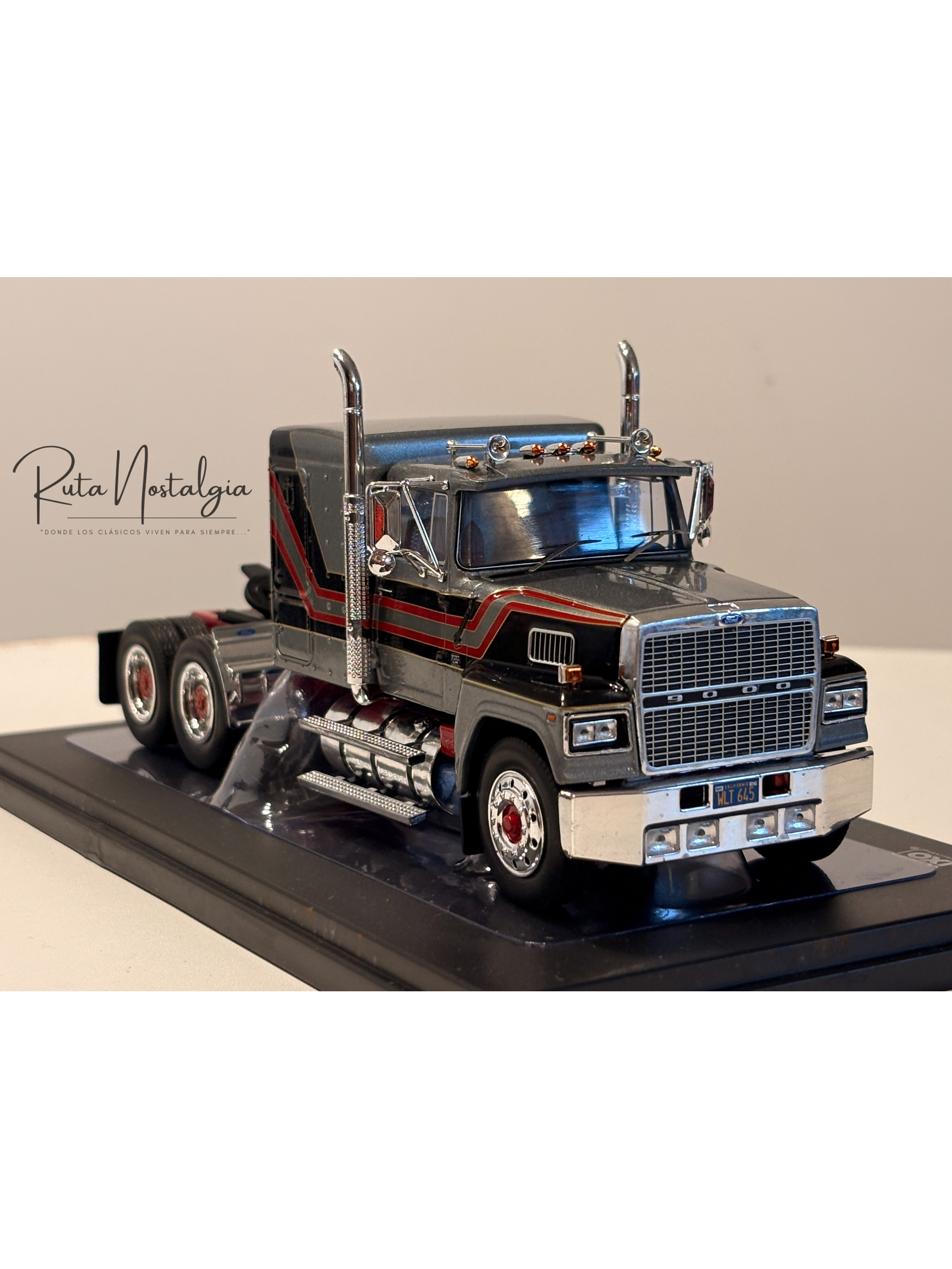 Camión Ford LTL-9000 – Ixo Models 1:43 – Clásico Americano en Chile 3
