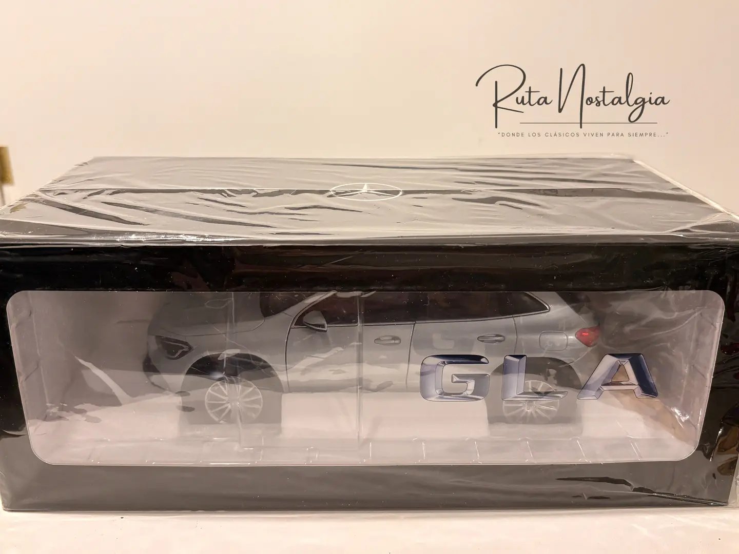 Auto Mercedes-Benz GLA Class H247 (2020) | Z-Models 1:18 10