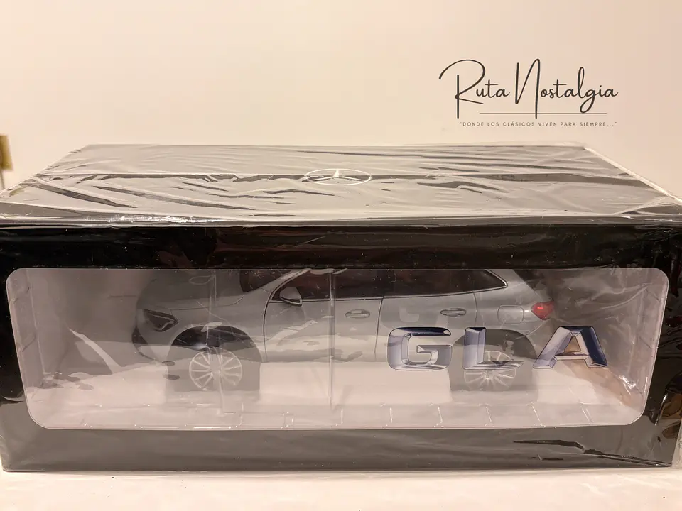 Auto Mercedes-Benz GLA Class H247 (2020) | Z-Models 1:18 10
