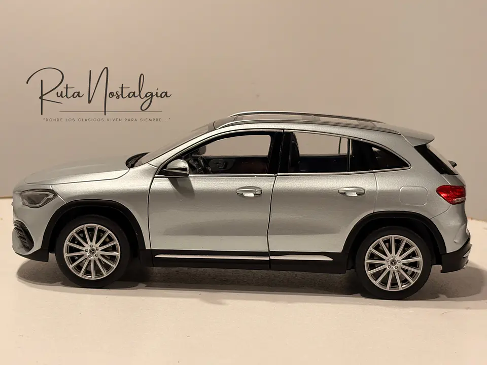 Auto Mercedes-Benz GLA Class H247 (2020) | Z-Models 1:18 9