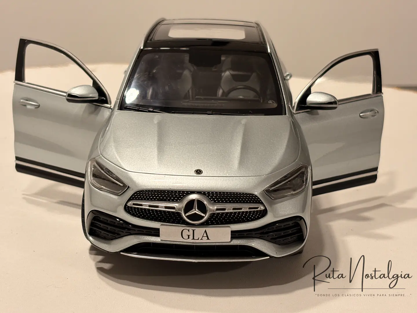 Auto Mercedes-Benz GLA Class H247 (2020) | Z-Models 1:18 3