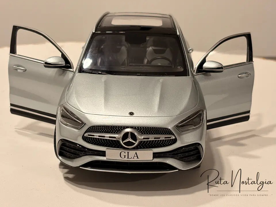 Auto Mercedes-Benz GLA Class H247 (2020) | Z-Models 1:18 3