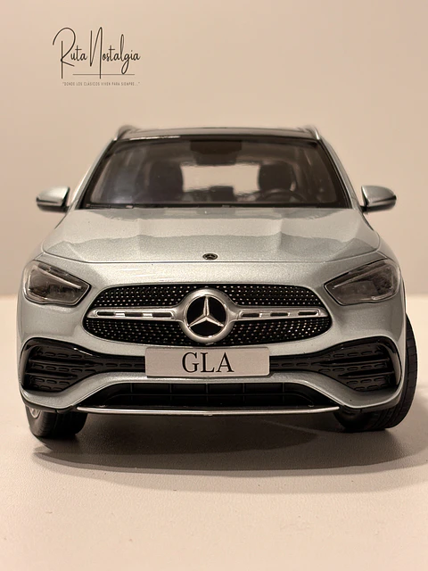 Auto Mercedes-Benz GLA Class H247 (2020) | Z-Models 1:18
