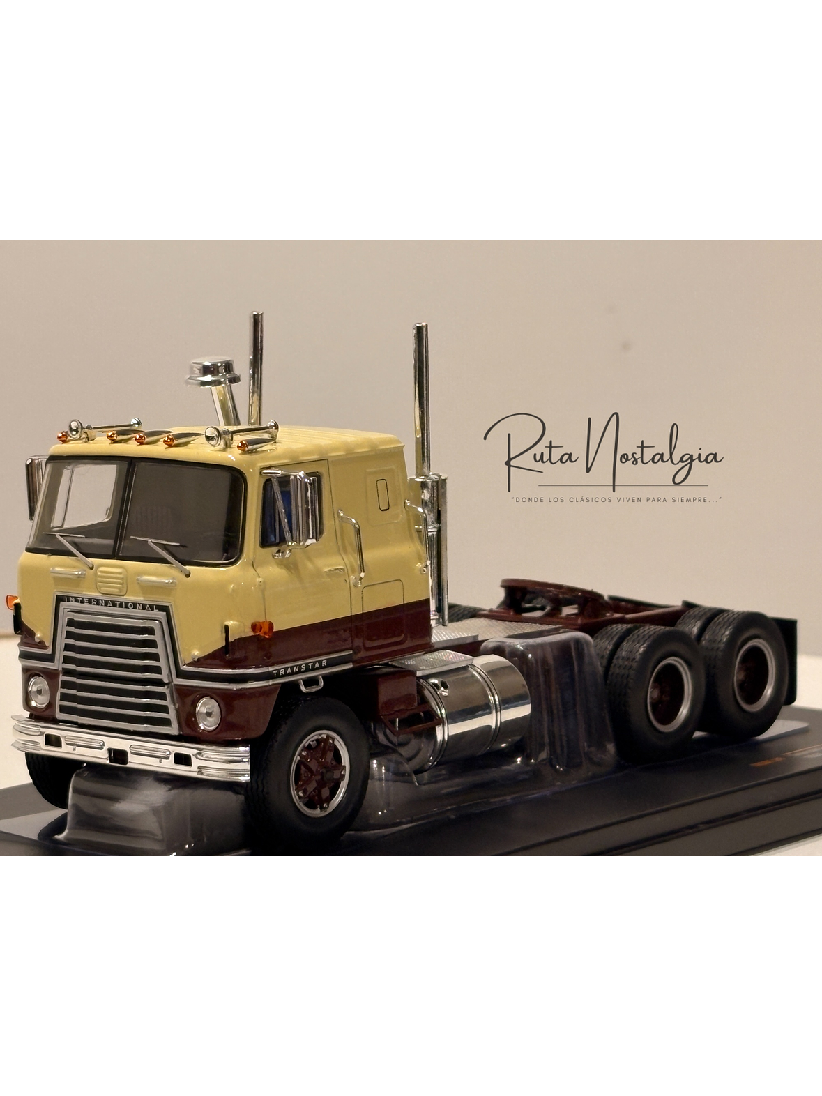 International Transtar COE (1976) 1:43 IXO Models TR219.22 – Camión clásico americano de cabina adelantada 1