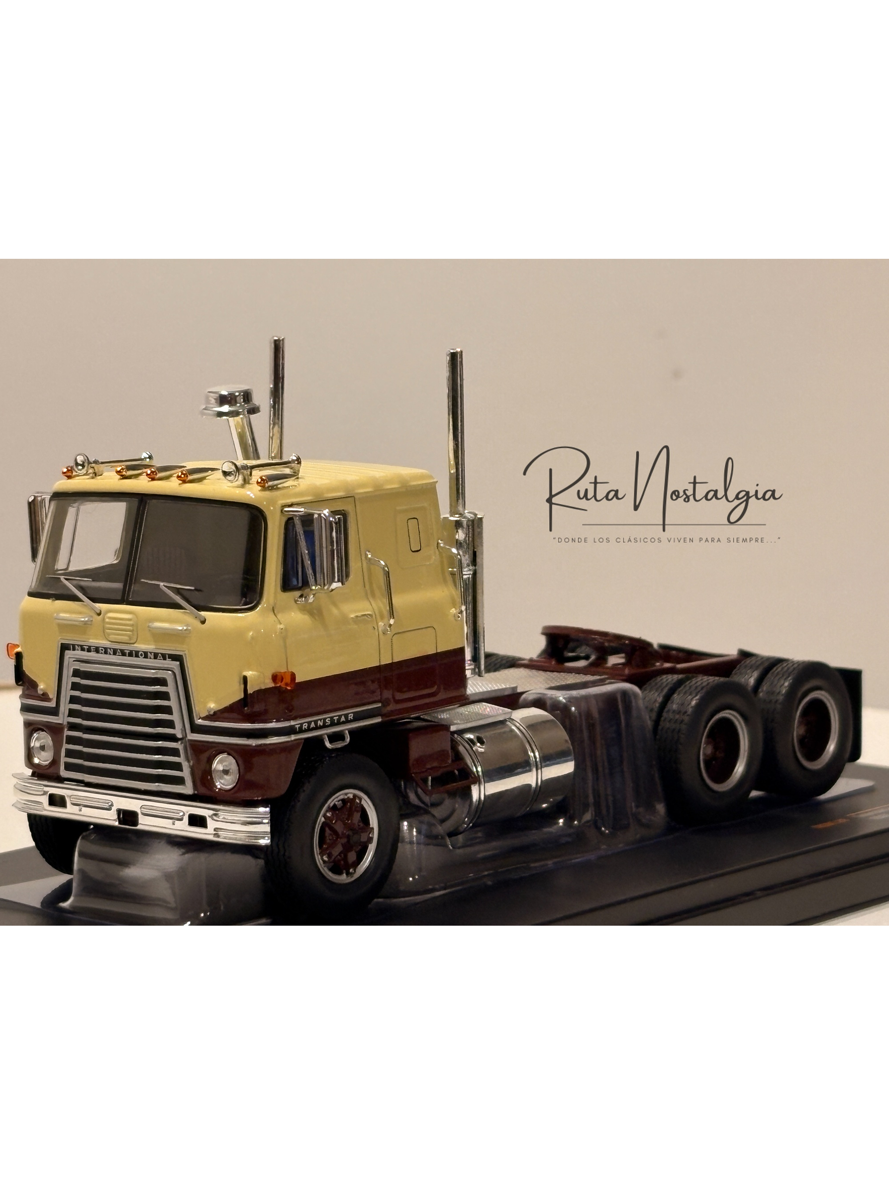 International Transtar COE (1976) 1:43 IXO Models TR219.22 – Camión clásico americano de cabina adelantada 1