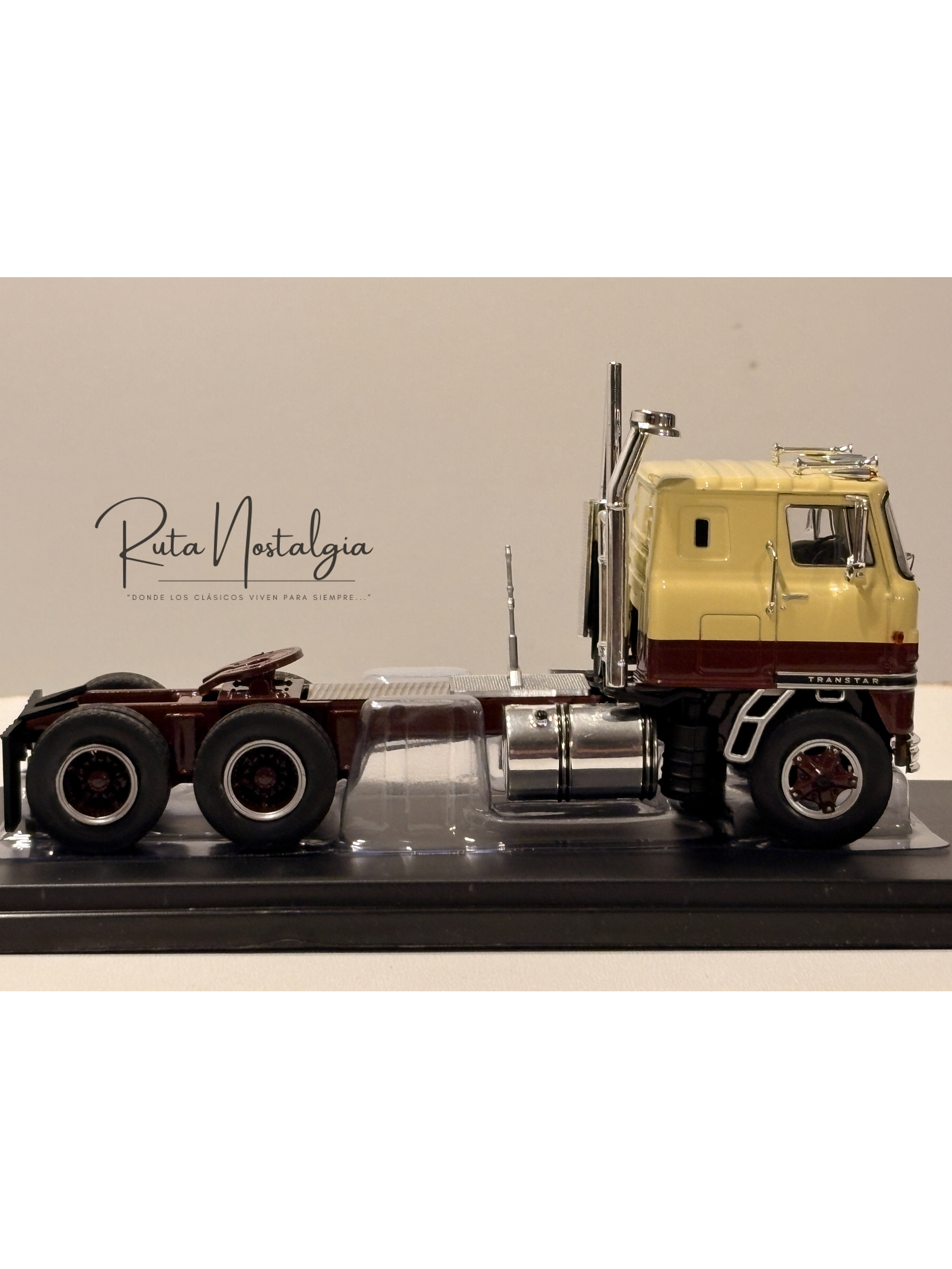 International Transtar COE (1976) 1:43 IXO Models TR219.22 – Camión clásico americano de cabina adelantada 4