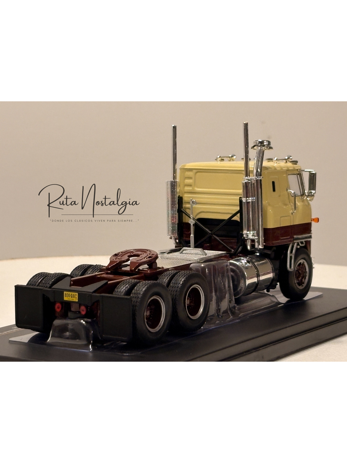 International Transtar COE (1976) 1:43 IXO Models TR219.22 – Camión clásico americano de cabina adelantada 5