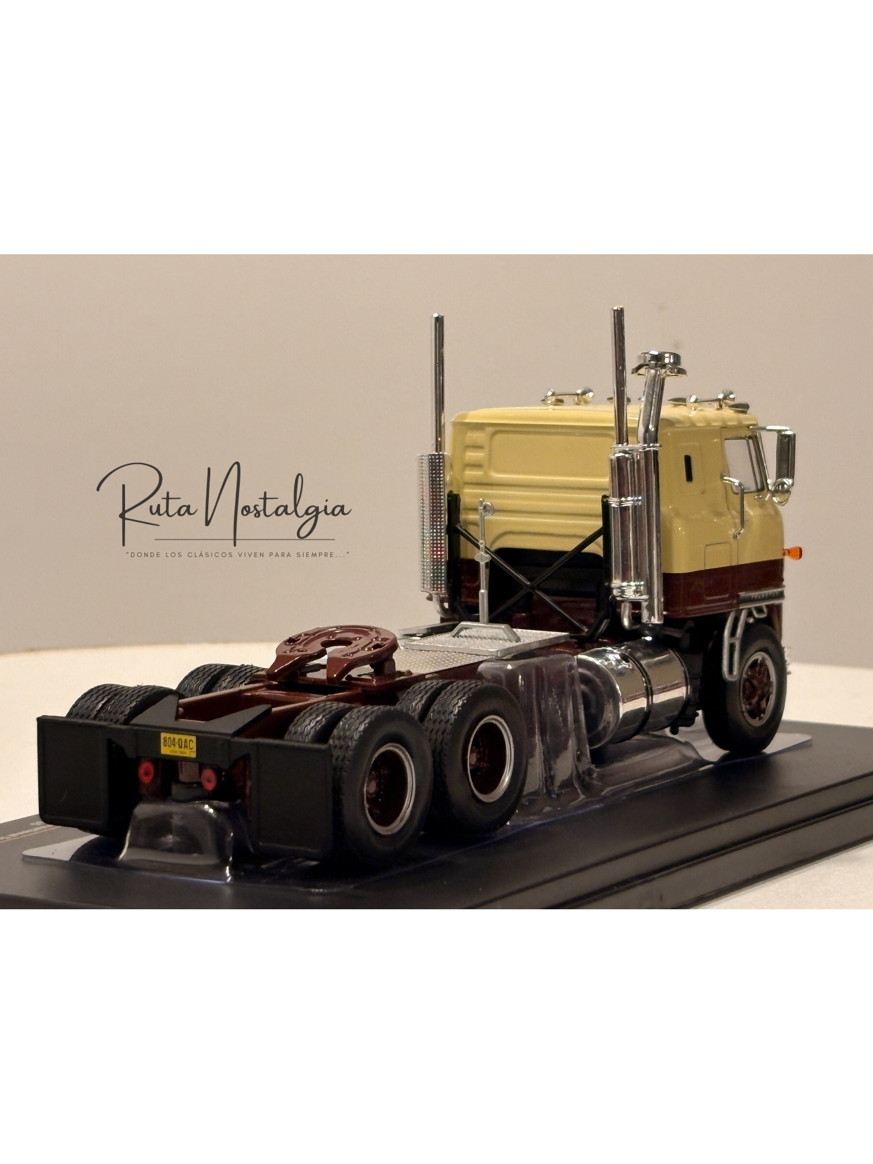 International Transtar COE (1976) 1:43 IXO Models TR219.22 – Camión clásico americano de cabina adelantada 5