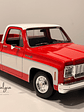 Chevrolet C10 Cheyenne Super 1974 azul/blanco – Maisto 1:18 Special Edition pick up clásica americana - Miniatura 5