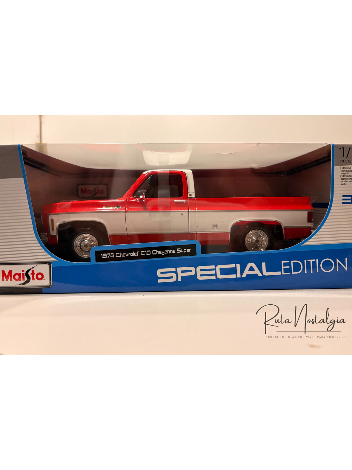 Chevrolet C10 Cheyenne Super 1974 azul/blanco – Maisto 1:18 Special Edition pick up clásica americana 11