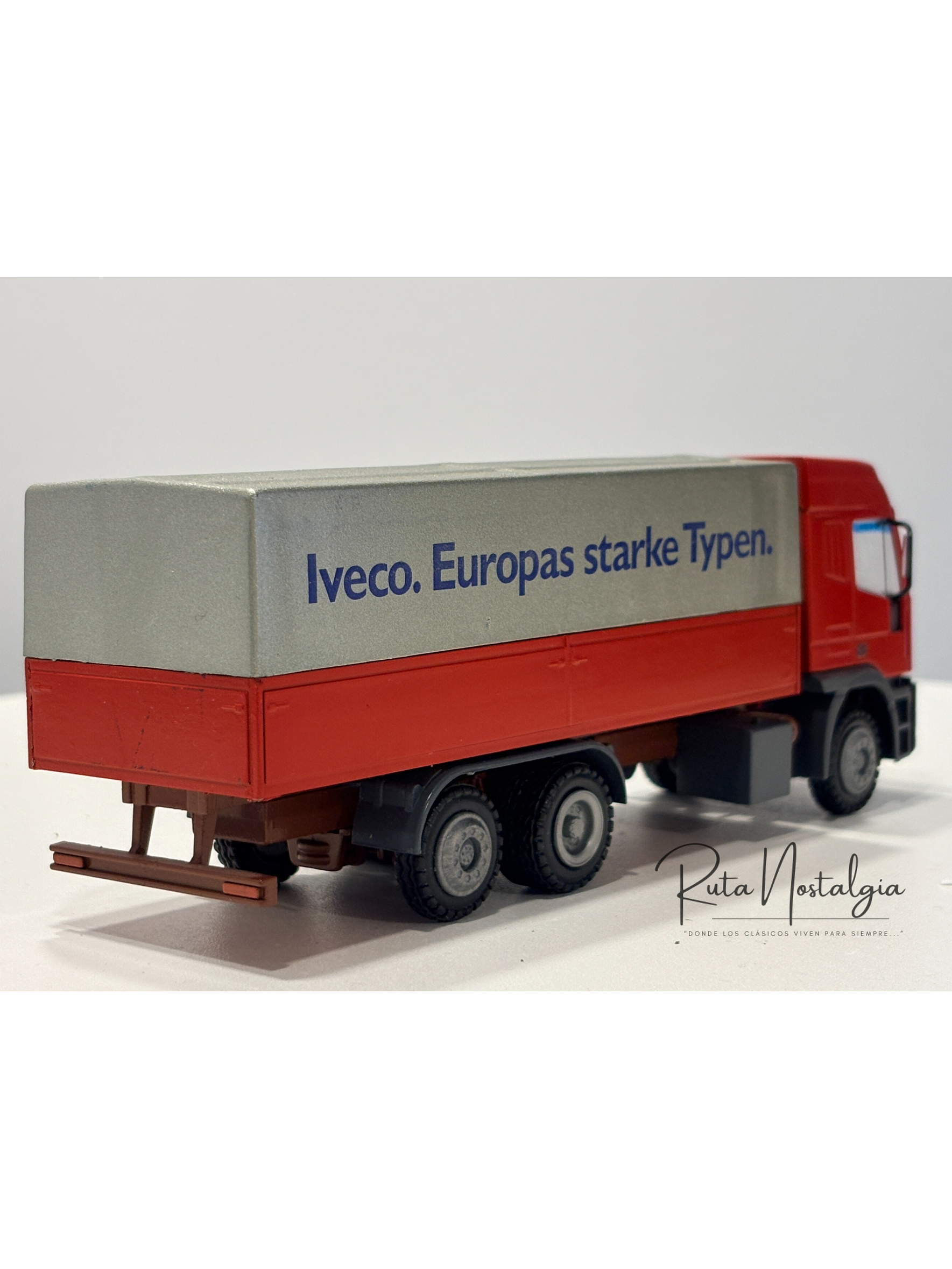 Camión Iveco EuroTech Truck of the Year 1993 1:50 Conrad 4298 | Modelo a escala diecast colección Ruta Nostalgia Chile 6