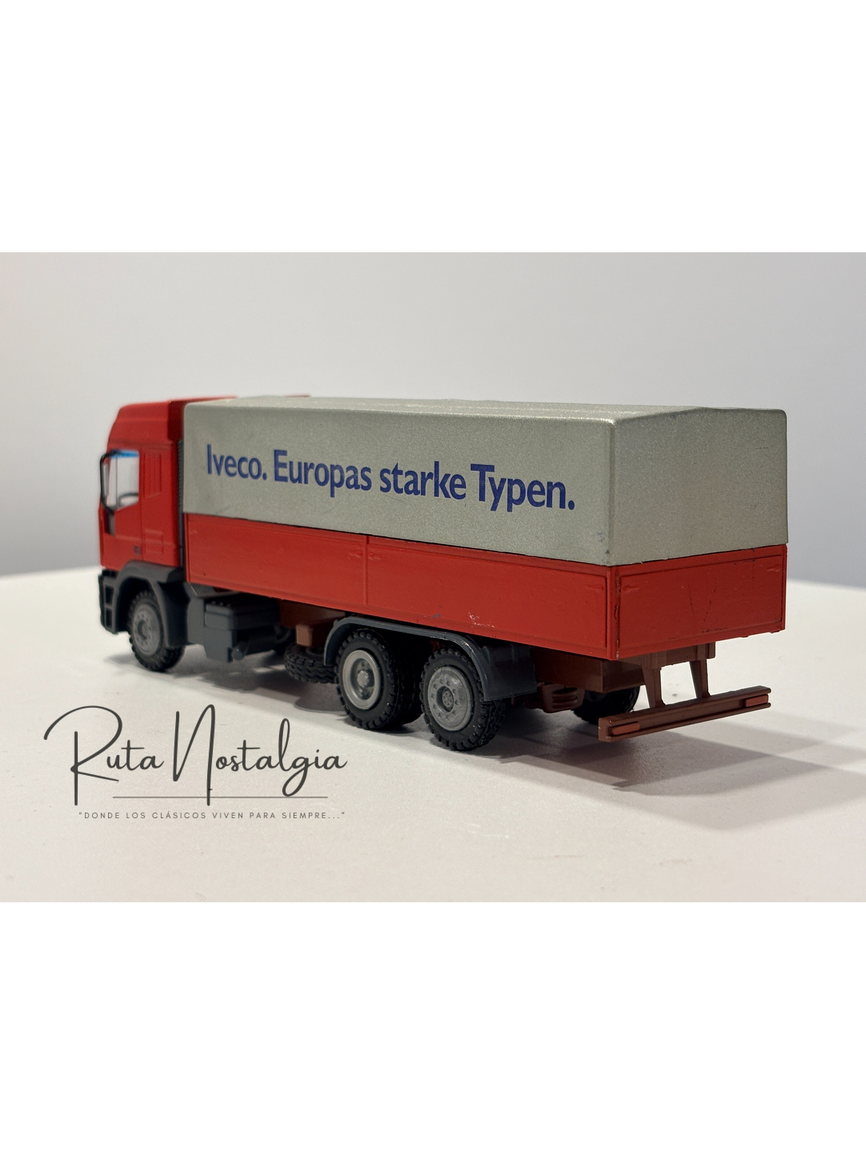 Camión Iveco EuroTech Truck of the Year 1993 1:50 Conrad 4298 | Modelo a escala diecast colección Ruta Nostalgia Chile 7