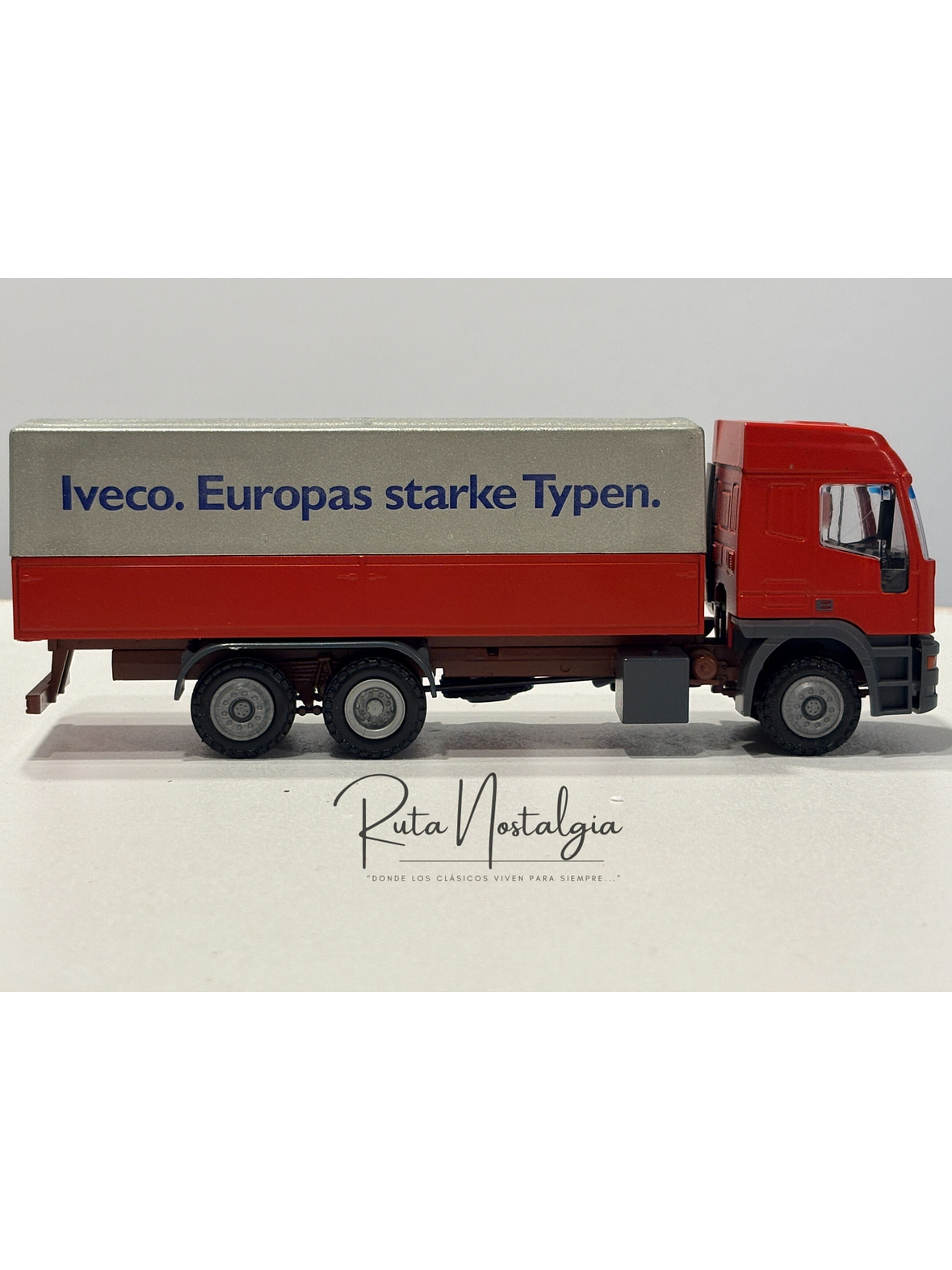 Camión Iveco EuroTech Truck of the Year 1993 1:50 Conrad 4298 | Modelo a escala diecast colección Ruta Nostalgia Chile 4