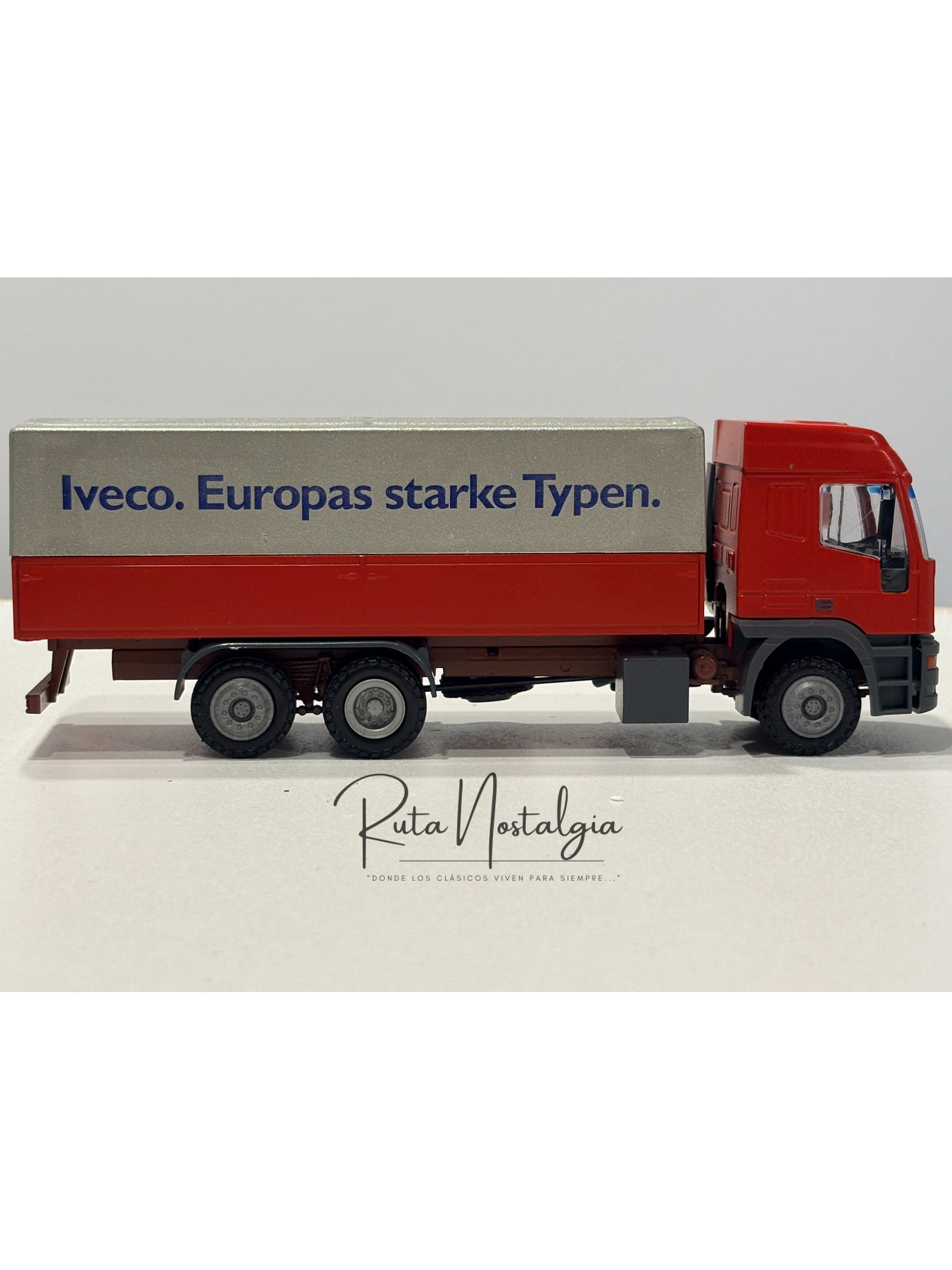 Camión Iveco EuroTech Truck of the Year 1993 1:50 Conrad 4298 | Modelo a escala diecast colección Ruta Nostalgia Chile 4