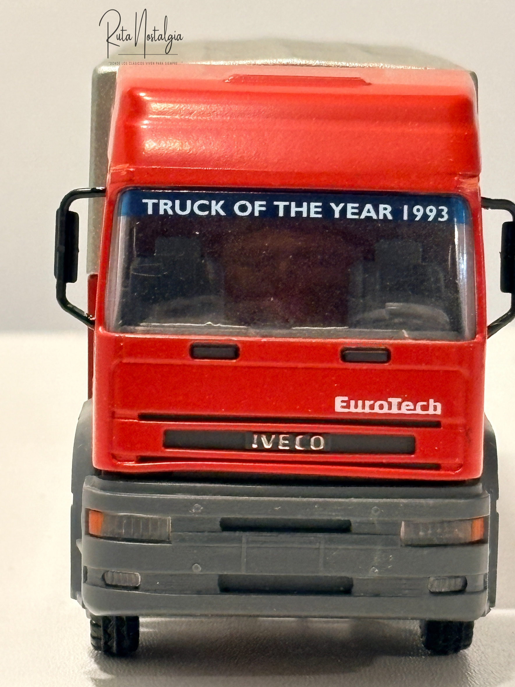Camión Iveco EuroTech Truck of the Year 1993 1:50 Conrad 4298 | Modelo a escala diecast colección Ruta Nostalgia Chile 2