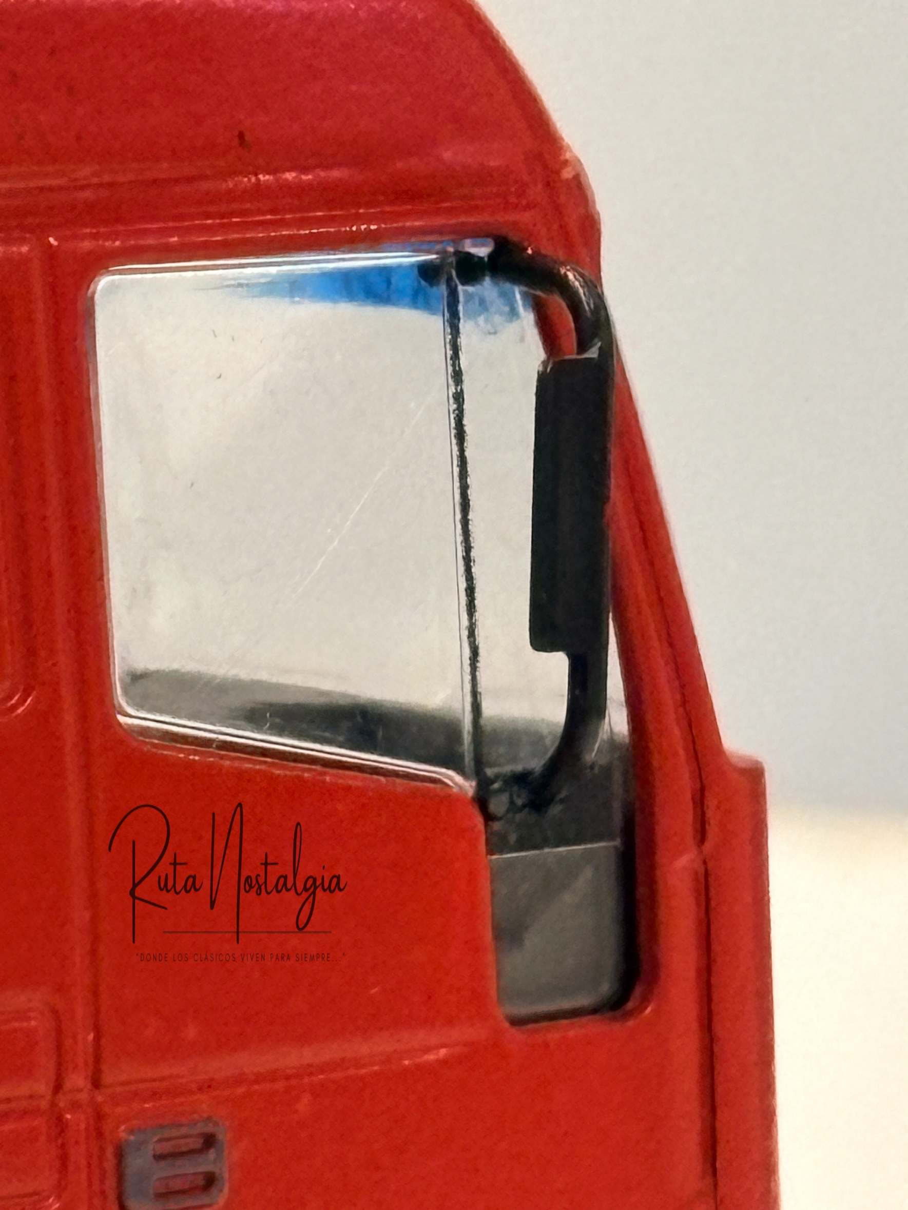 Camión Iveco EuroTech Truck of the Year 1993 1:50 Conrad 4298 | Modelo a escala diecast colección Ruta Nostalgia Chile 10