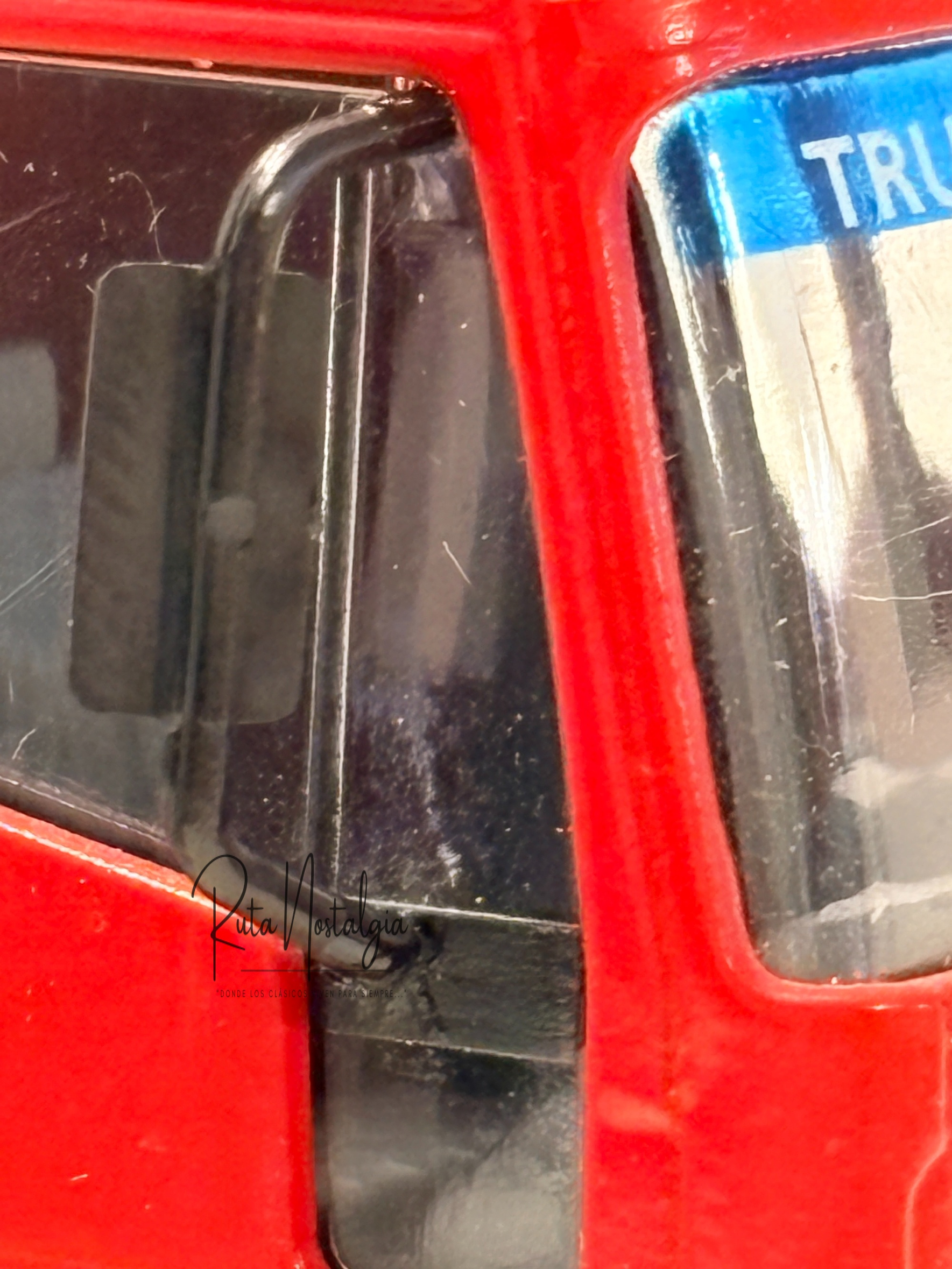 Camión Iveco EuroTech Truck of the Year 1993 1:50 Conrad 4298 | Modelo a escala diecast colección Ruta Nostalgia Chile 11