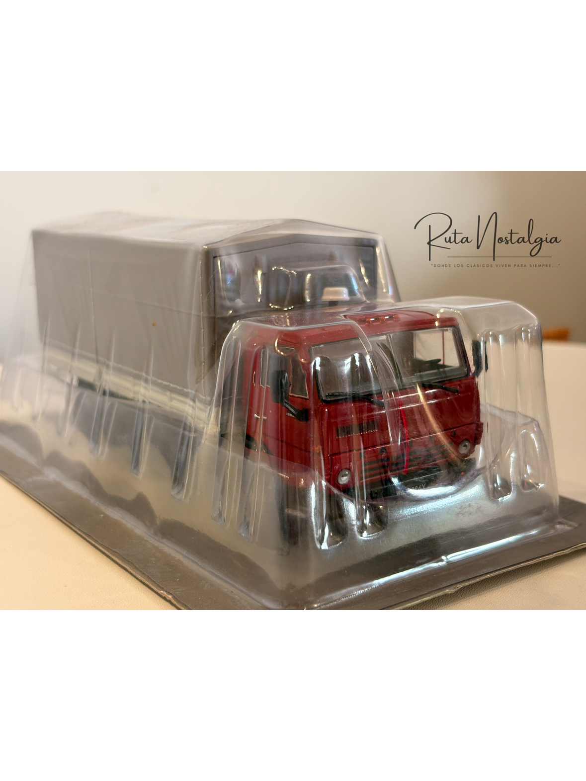  KAMAZ 5320 1976 1:43 | DeAgostini Iconic Trucks. Camión soviético clásico a escala para colección en Chile.  3