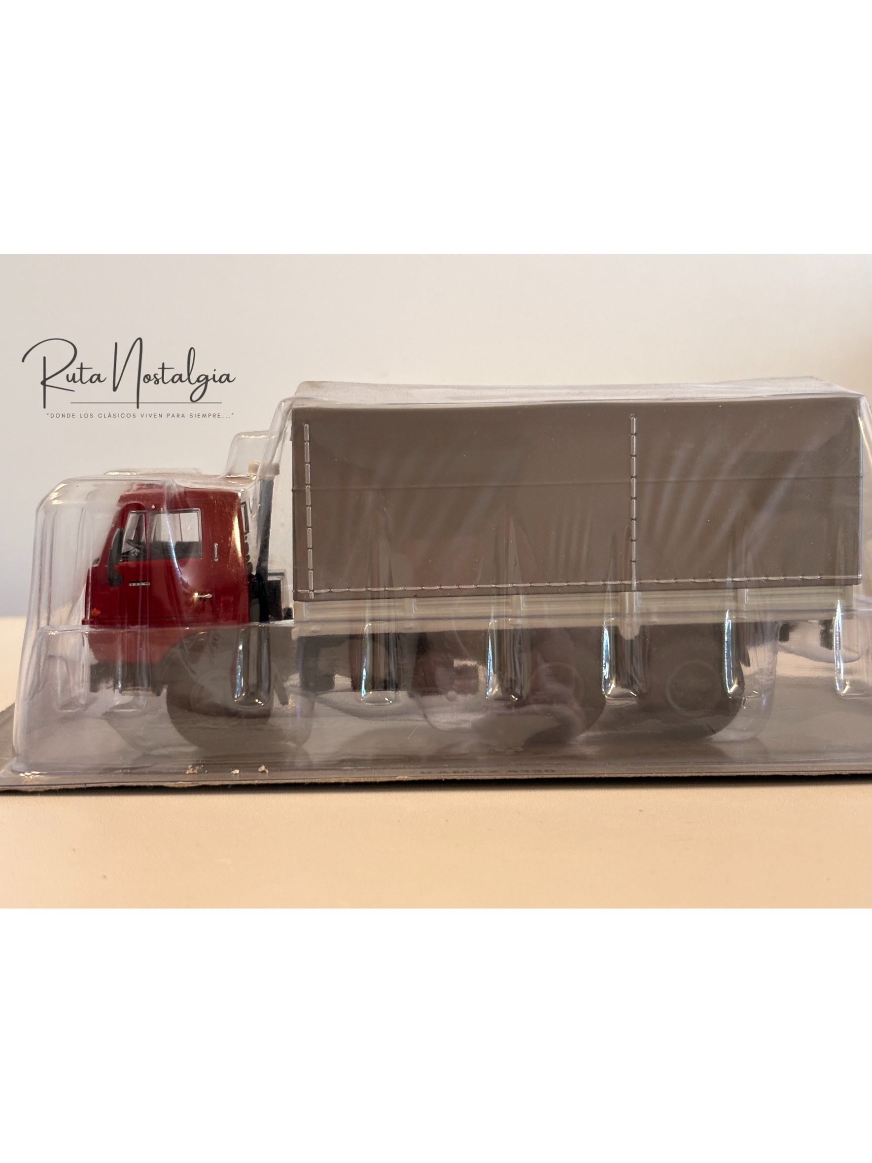  KAMAZ 5320 1976 1:43 | DeAgostini Iconic Trucks. Camión soviético clásico a escala para colección en Chile.  7