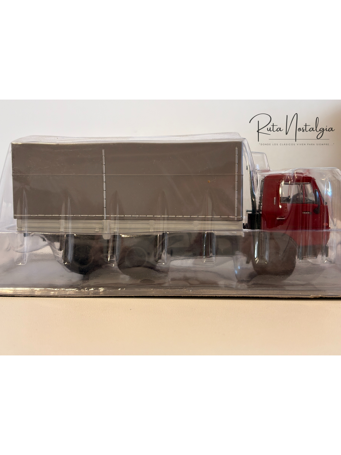  KAMAZ 5320 1976 1:43 | DeAgostini Iconic Trucks. Camión soviético clásico a escala para colección en Chile.  4