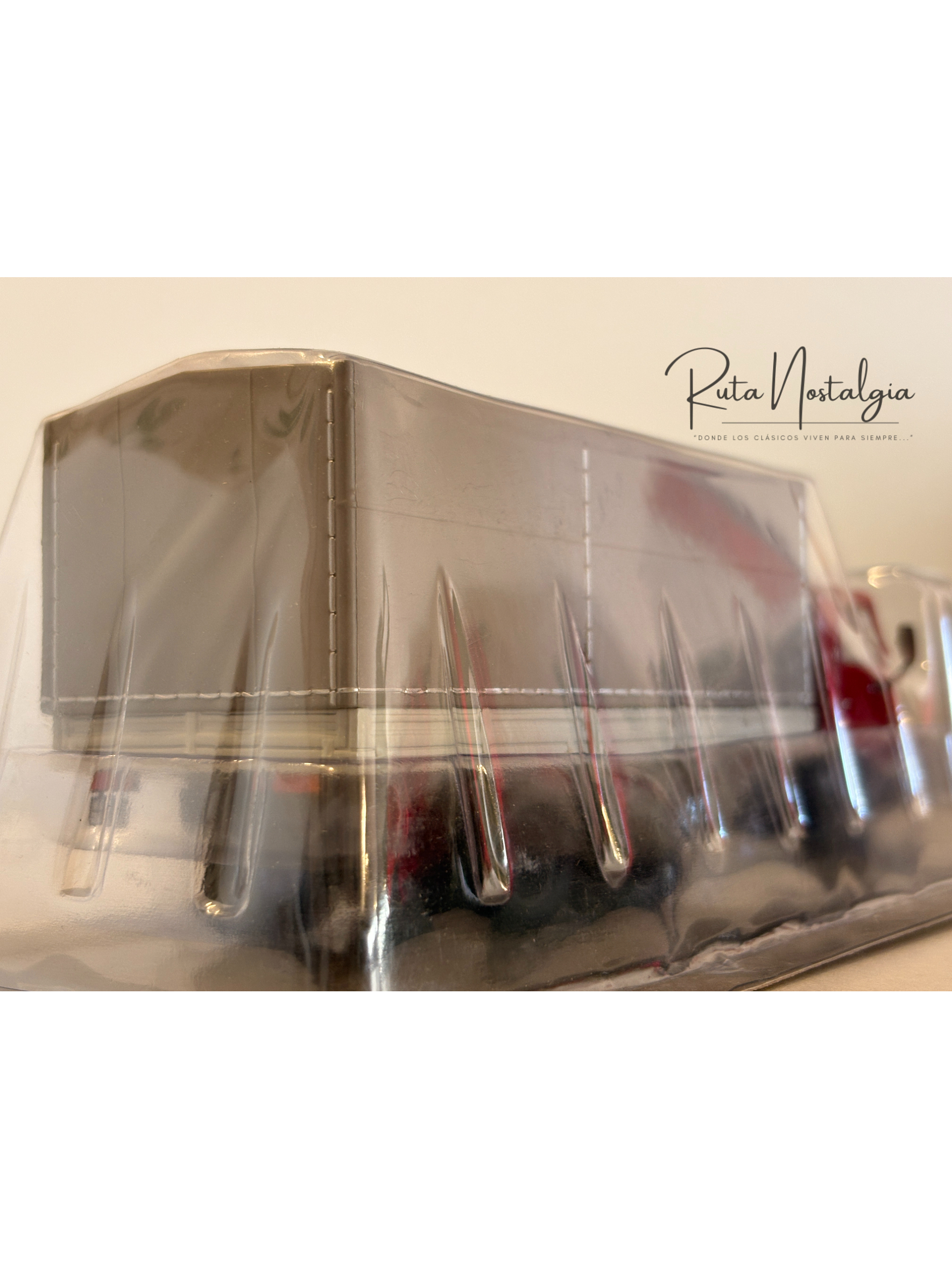  KAMAZ 5320 1976 1:43 | DeAgostini Iconic Trucks. Camión soviético clásico a escala para colección en Chile.  5