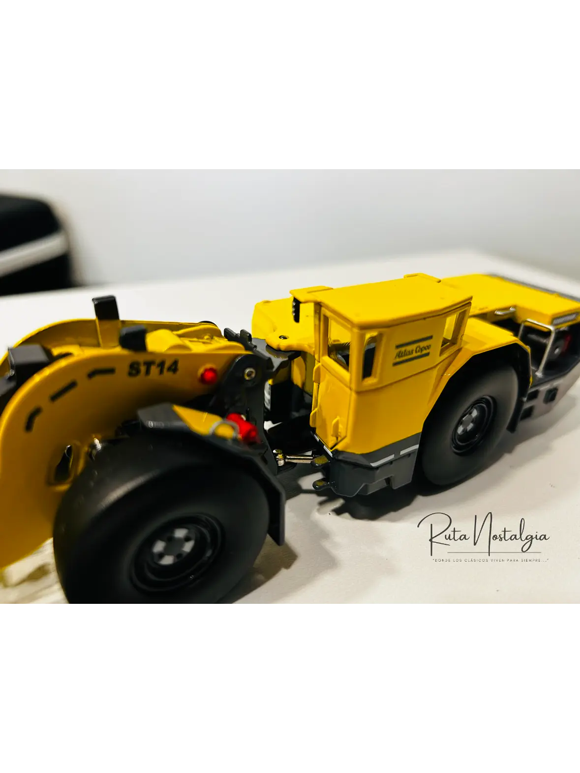 Cargador Subterráneo - Scooptram | Atlas Copco  ST14 - Escala 1:50  | Maquinaria Pesada Minería 6