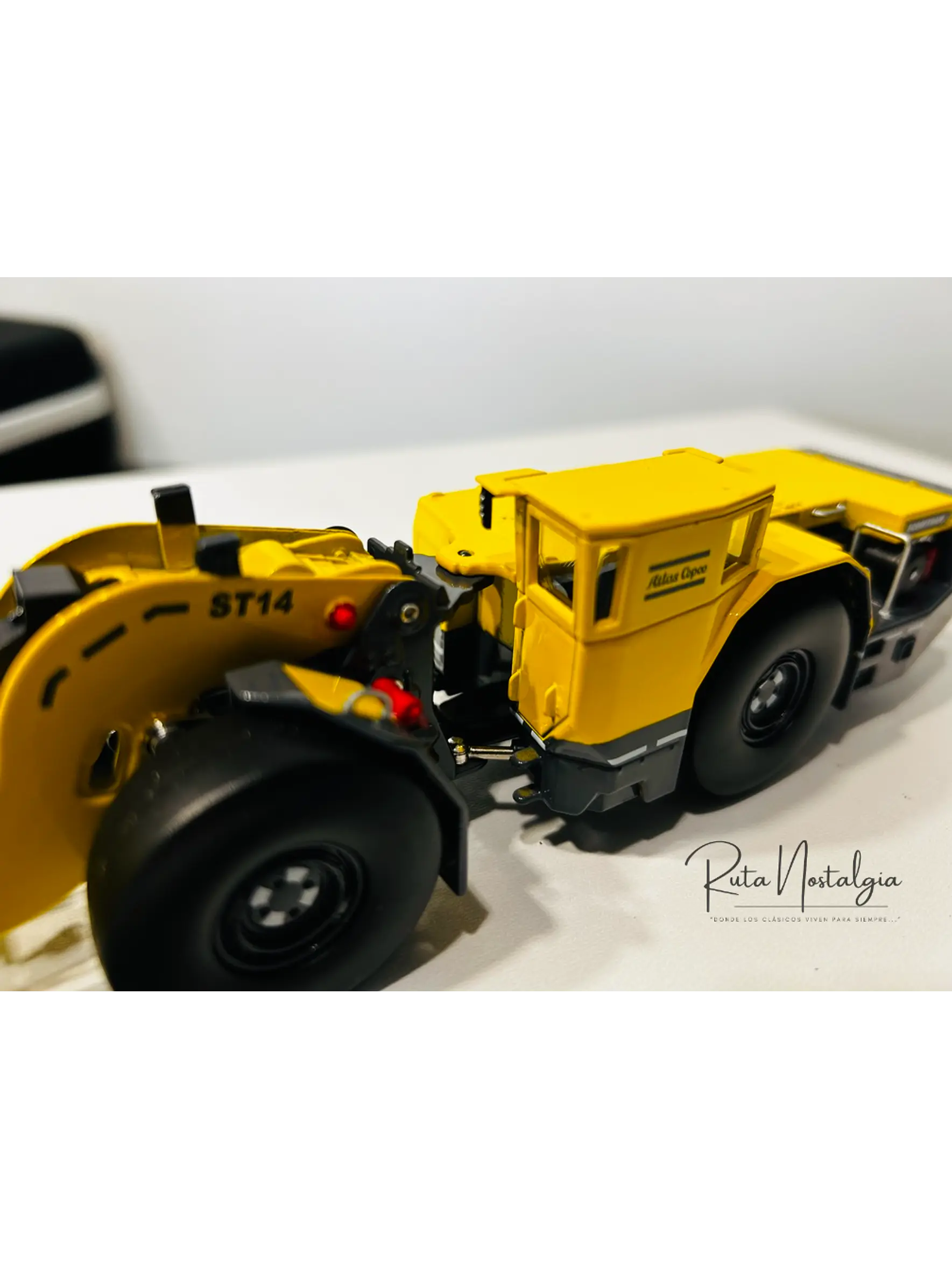 Cargador Subterráneo - Scooptram | Atlas Copco  ST14 - Escala 1:50  | Maquinaria Pesada Minería 6