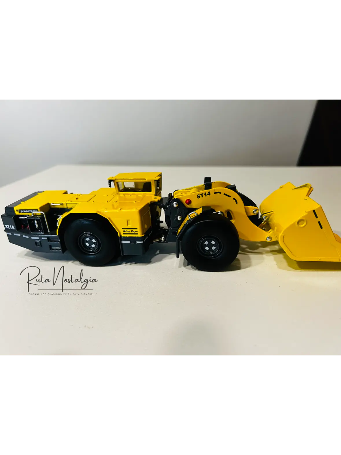 Cargador Subterráneo - Scooptram | Atlas Copco  ST14 - Escala 1:50  | Maquinaria Pesada Minería 8