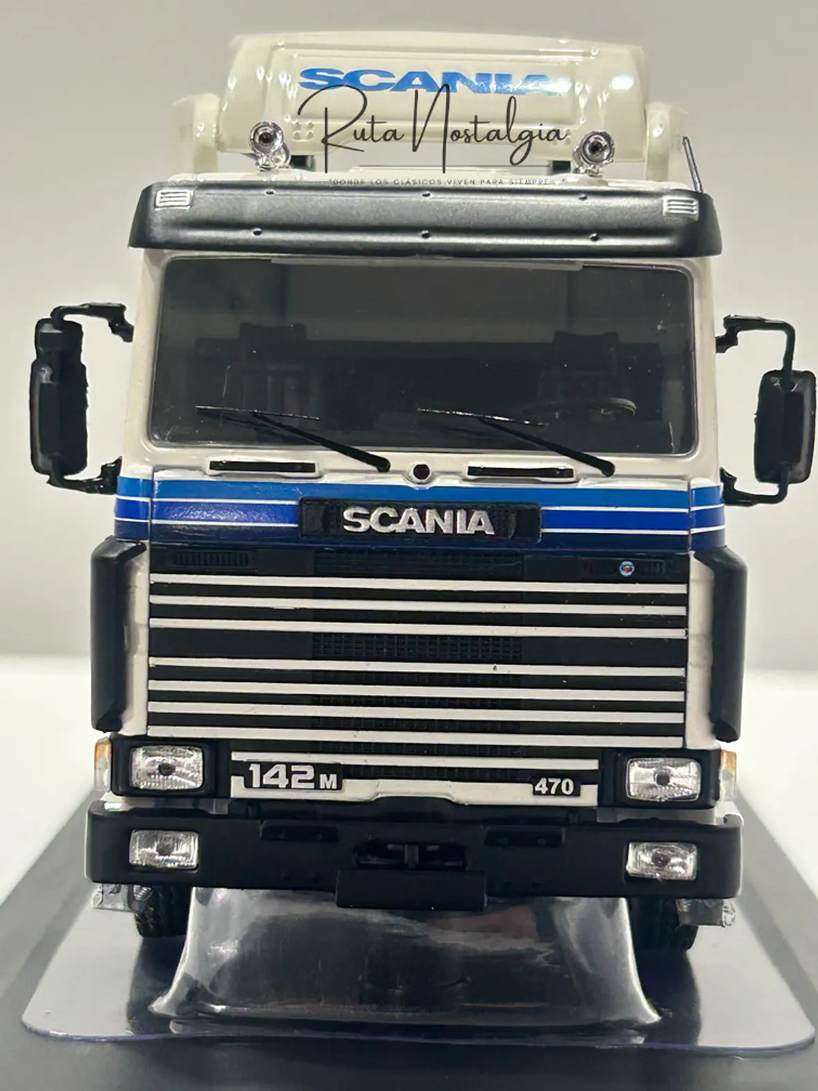 Camión Scania 142M Año 1981 – Ixo Models Escala 1:43 | Réplica Coleccionable de Alta Precisión 2