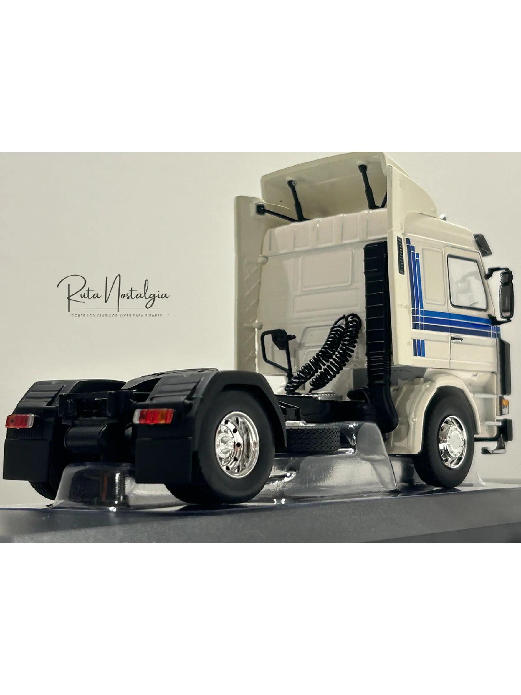 Camión Scania 142M Año 1981 – Ixo Models Escala 1:43 | Réplica Coleccionable de Alta Precisión 5