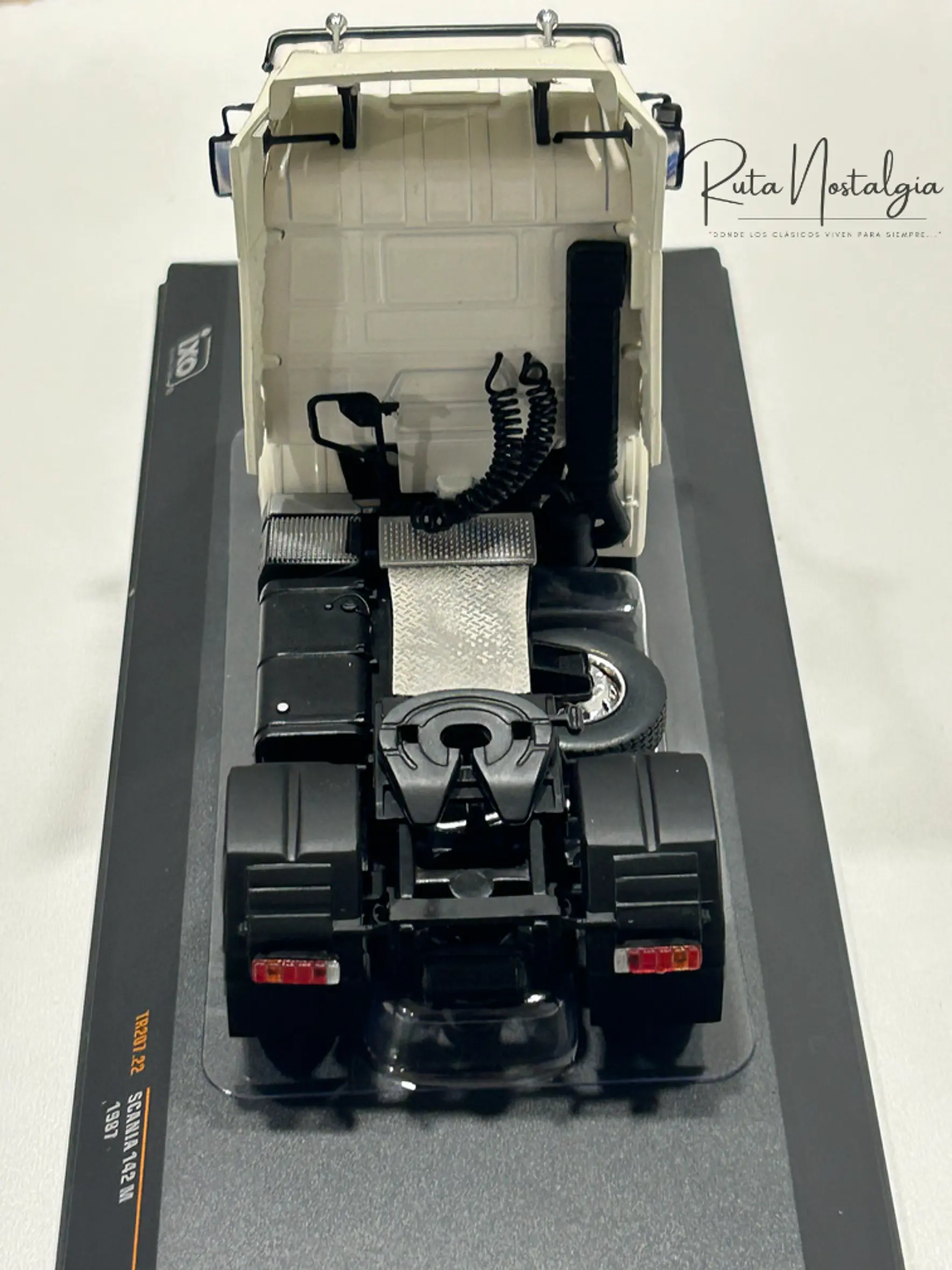 Camión Scania 142M Año 1981 – Ixo Models Escala 1:43 | Réplica Coleccionable de Alta Precisión 6
