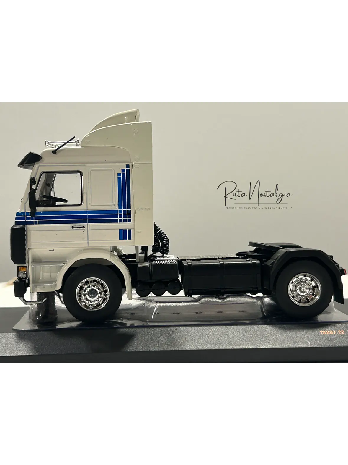 Camión Scania 142M Año 1981 – Ixo Models Escala 1:43 | Réplica Coleccionable de Alta Precisión 8