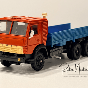 KAMAZ-53212 Rojo/Azul 1:43 Elecon AREK Made in USSR | Camión soviético vintage sin caja para colección en Chile