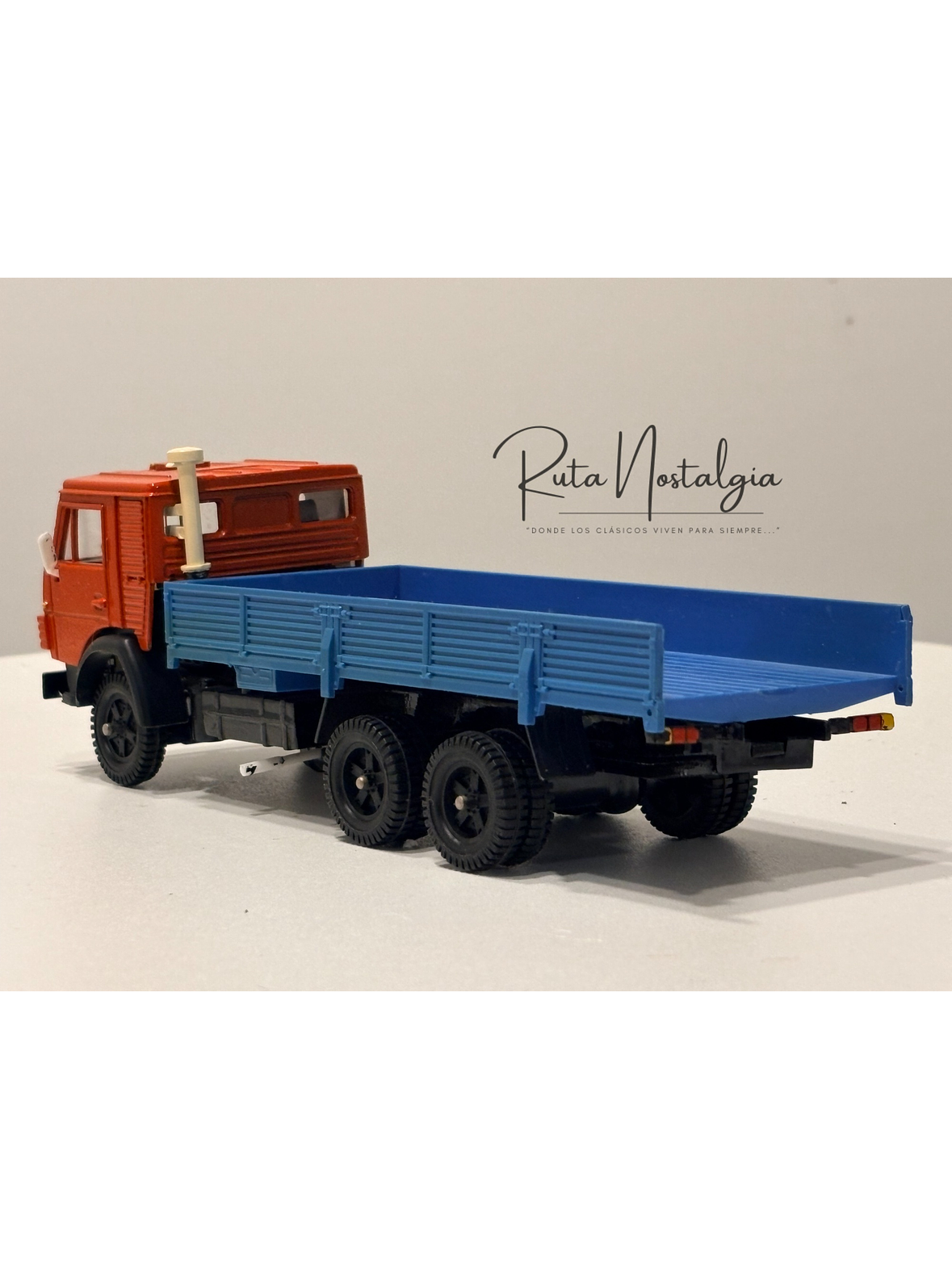 KAMAZ-53212 Rojo/Azul 1:43 Elecon AREK Made in USSR | Camión soviético vintage sin caja para colección en Chile 5