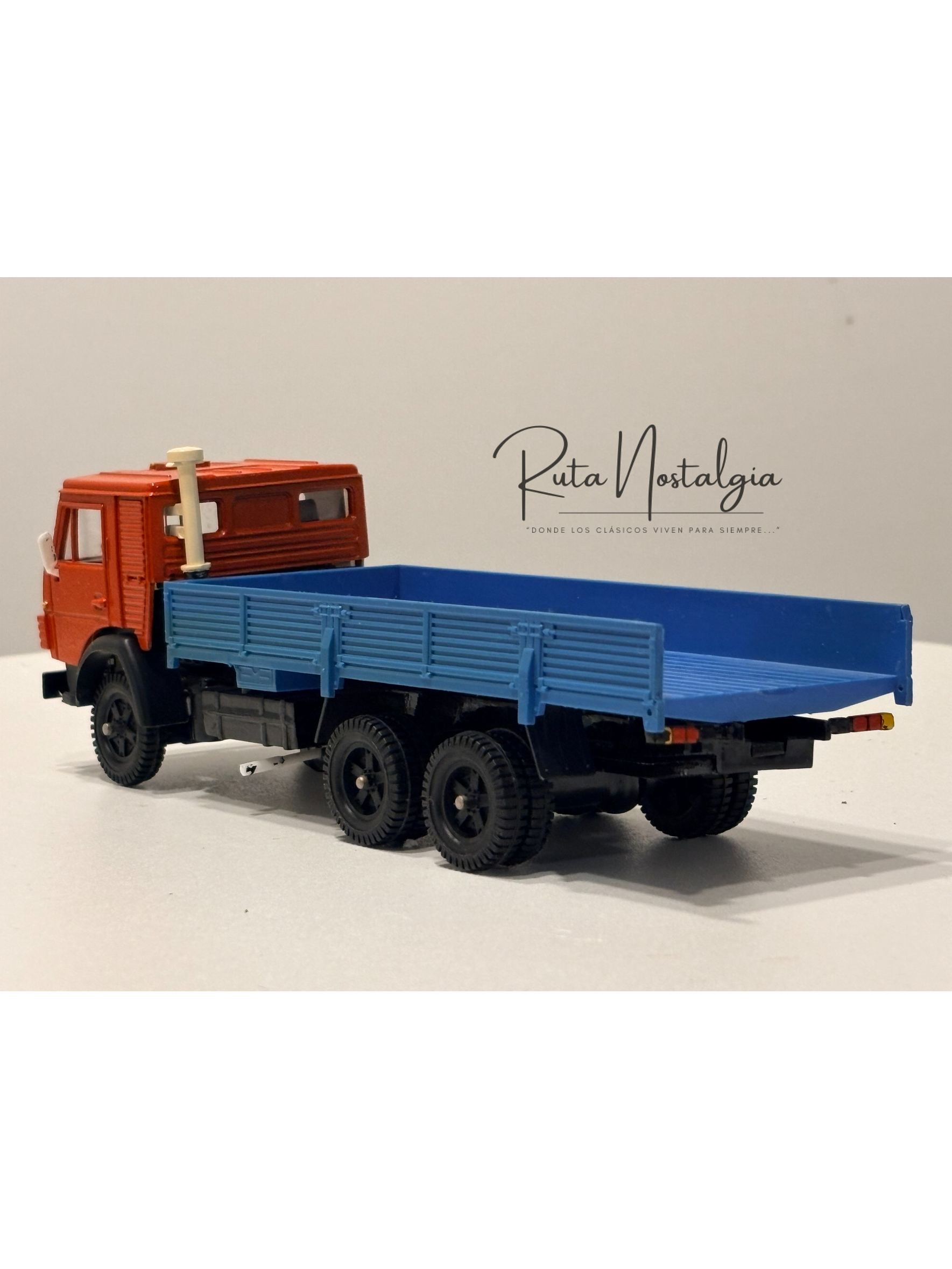 KAMAZ-53212 Rojo/Azul 1:43 Elecon AREK Made in USSR | Camión soviético vintage sin caja para colección en Chile 5